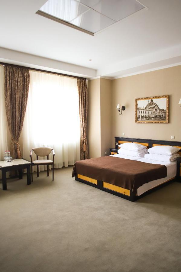 Georg Palace Hotel Chernivtsi Exterior foto