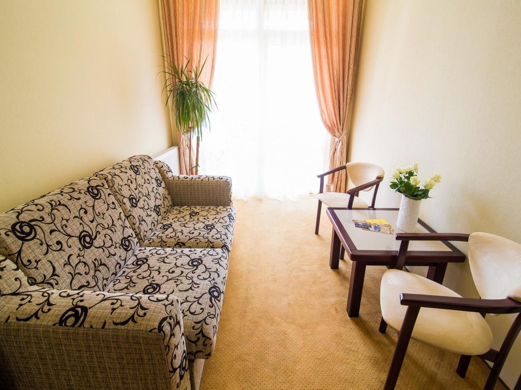 Georg Palace Hotel Chernivtsi Habitación foto