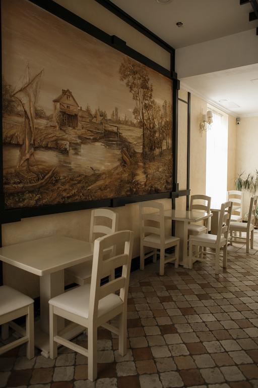 Georg Palace Hotel Chernivtsi Exterior foto